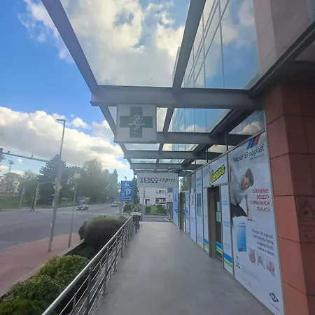 Vienna Gate, Petrazelka, Kopcianska 10 布拉迪斯拉发